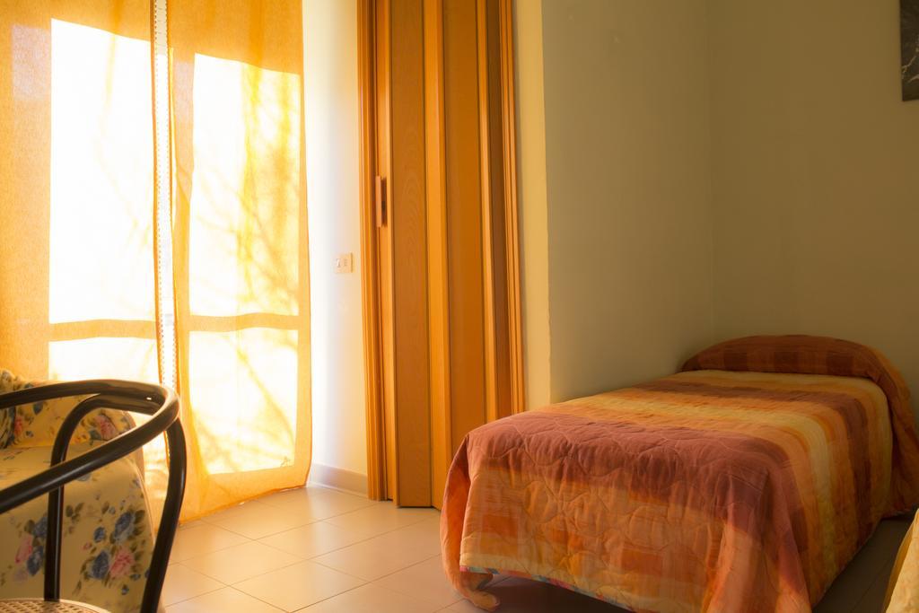 Hotel Falisco Fabrica di Roma Chambre photo