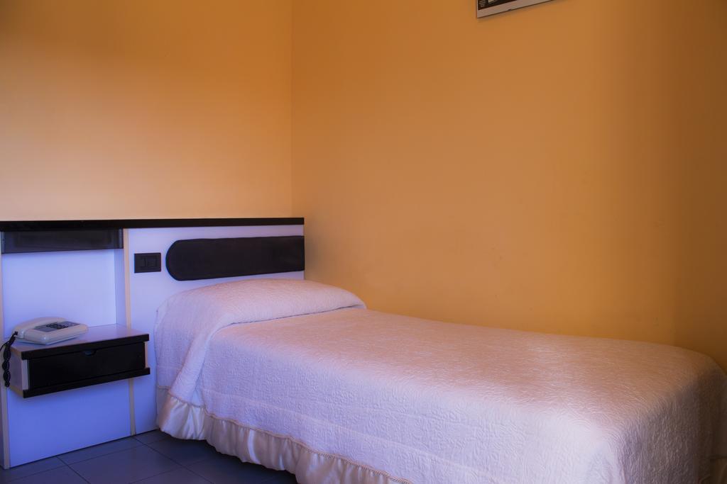 Hotel Falisco Fabrica di Roma Chambre photo