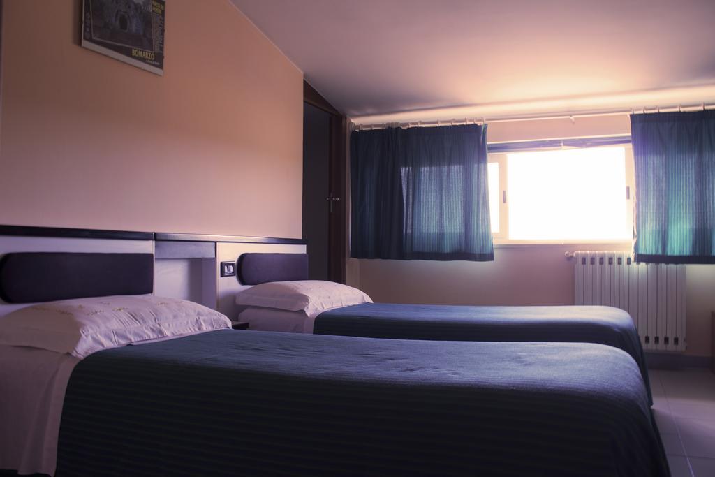 Hotel Falisco Fabrica di Roma Chambre photo